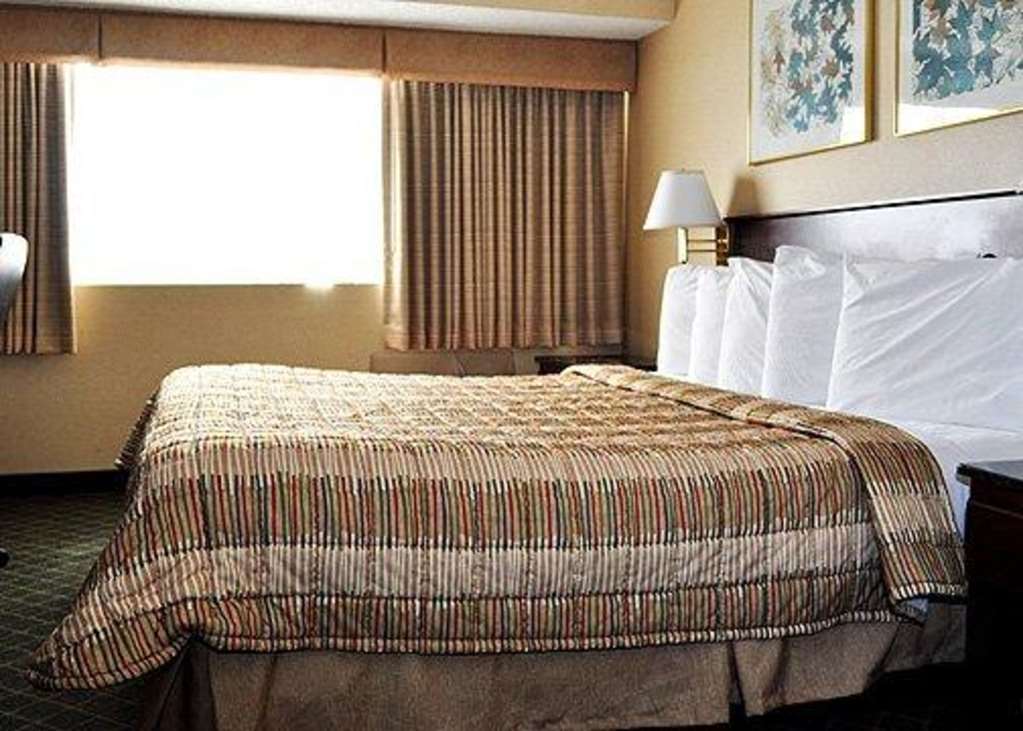 Rodeway Inn Sandston Habitación foto