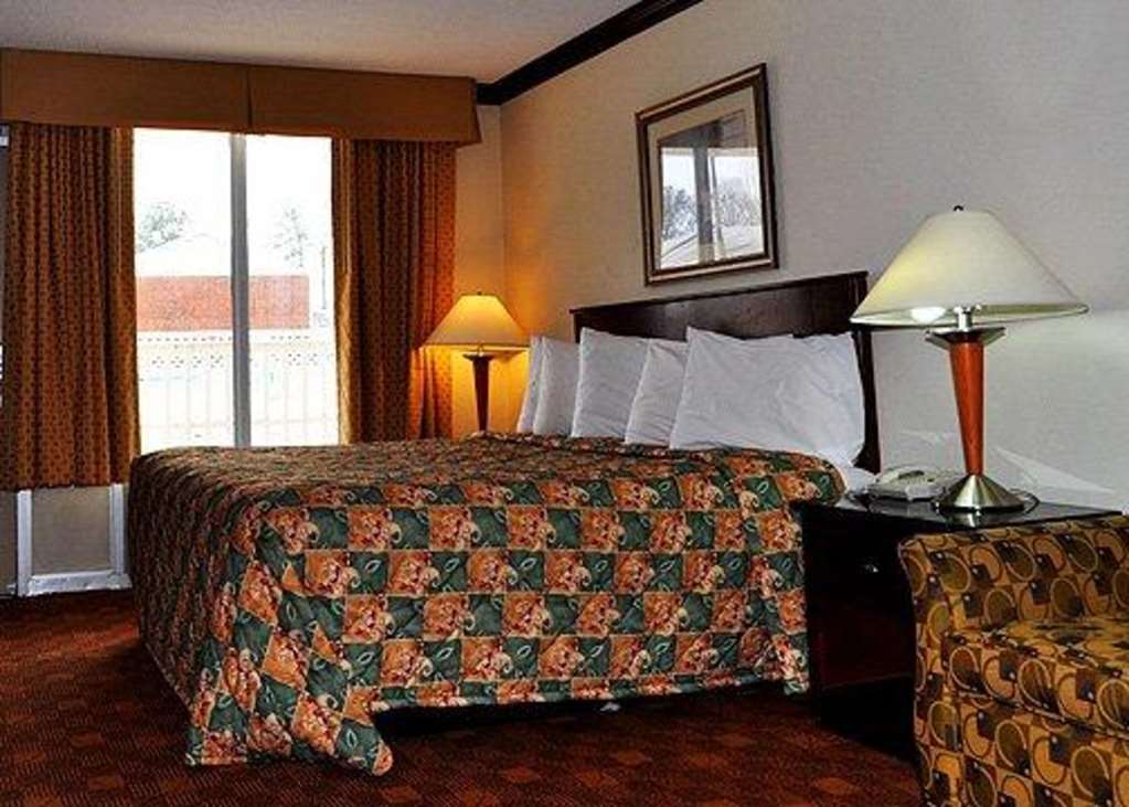 Rodeway Inn Sandston Habitación foto