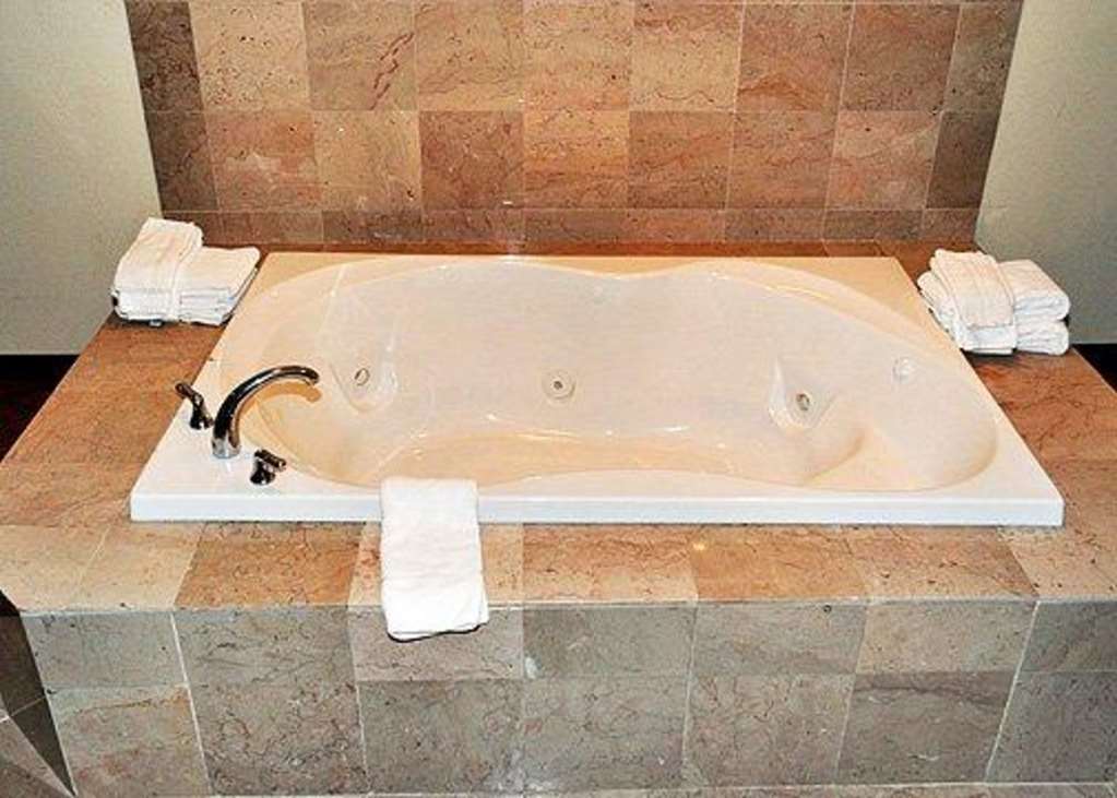 Rodeway Inn Sandston Habitación foto
